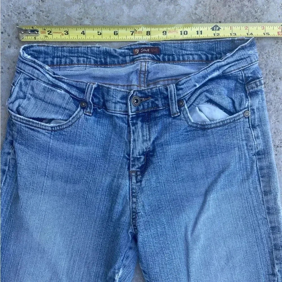Sweet Vibes Capri Jeans. Size 9 - Picture 13 of 15